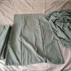 Amazon Basics Polyester Sheet Set